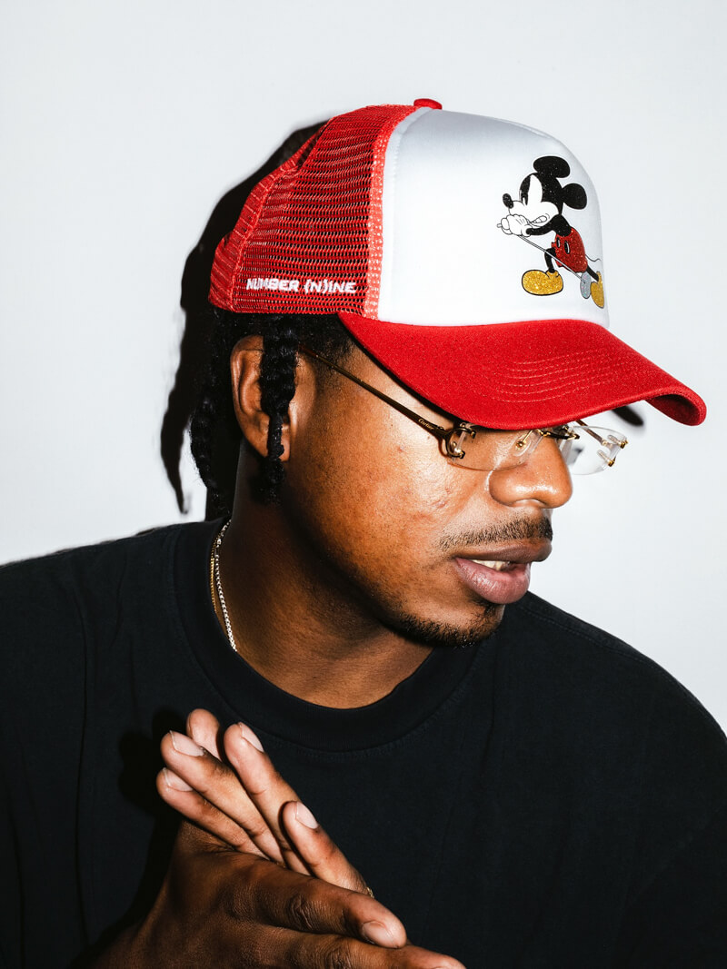 Supreme（シュプリーム） 2025FW Week8 Number (N)ine®/Mickey Mouse Mesh Back 5-Panel 着用画像：着画
