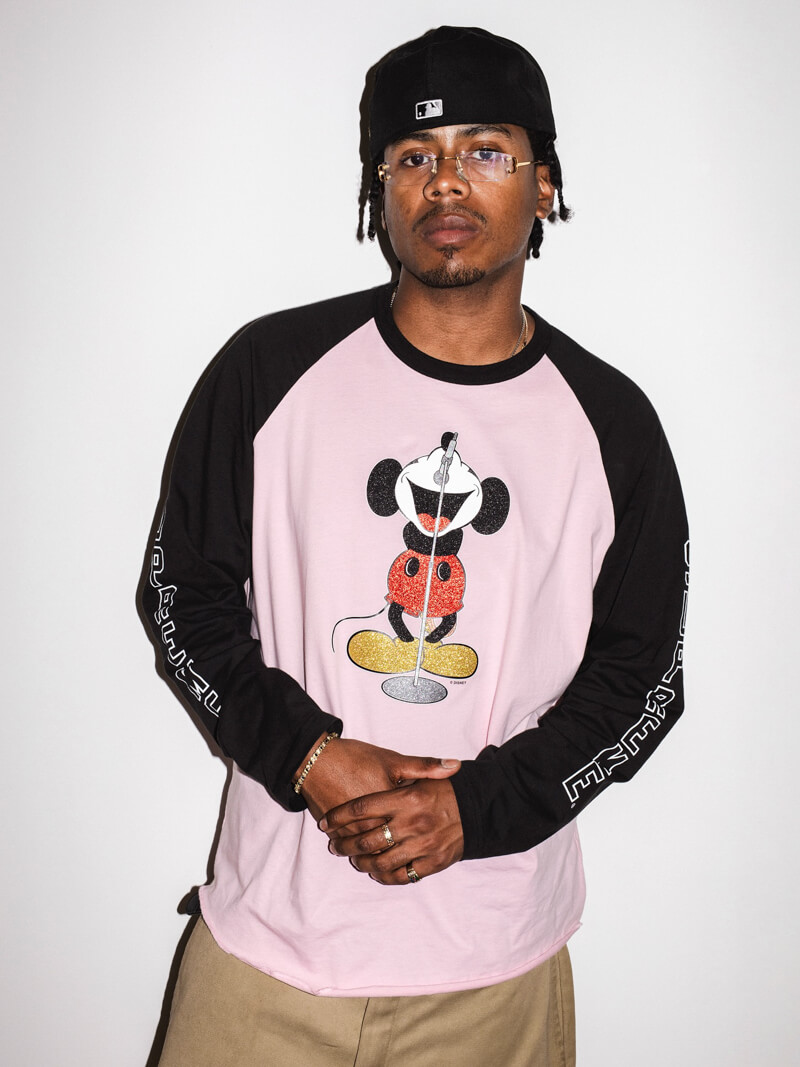 Supreme（シュプリーム） 2025FW Week8 Number (N)ine®/Mickey Mouse Raglan L/S Top着用画像：着画