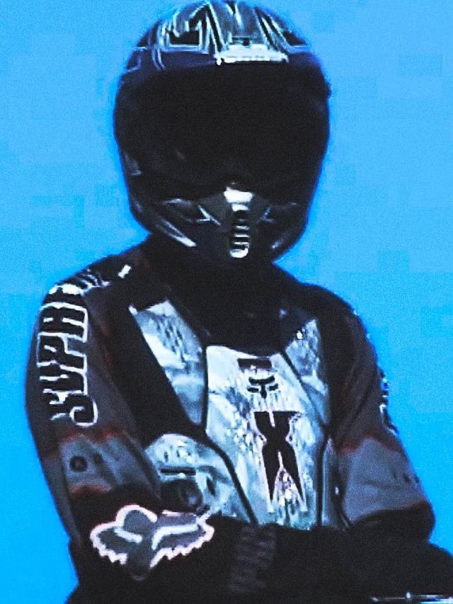 Supreme（シュプリーム）2025FW Week9 Fox Racineコラボ 着用画像（着画）
