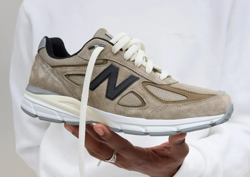 JJJJound x New Balance 990v4 “Mushroom”（ジョウンド×ニューバランス 990v4 マッシュルーム）