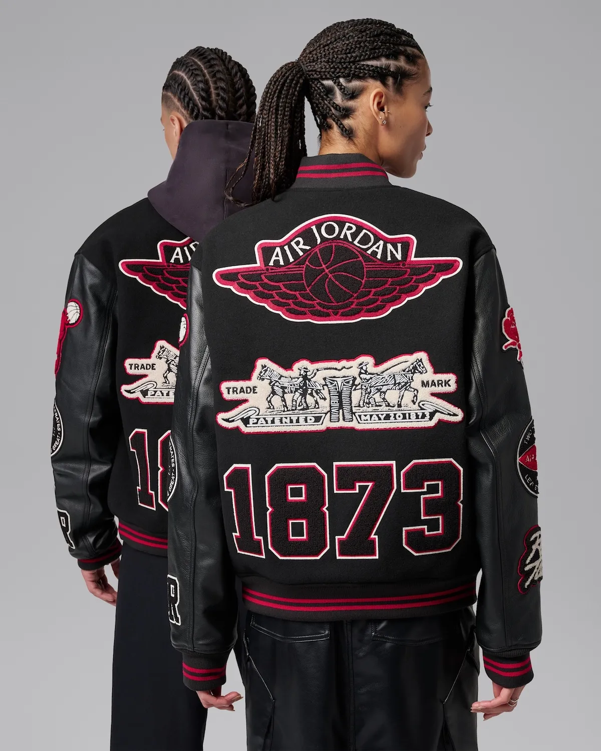 Levi’s × Jordan Brand 2026 ピナクル バーシティ ジャケット（リーバイス×ジョーダンブランド コラボコレクション）