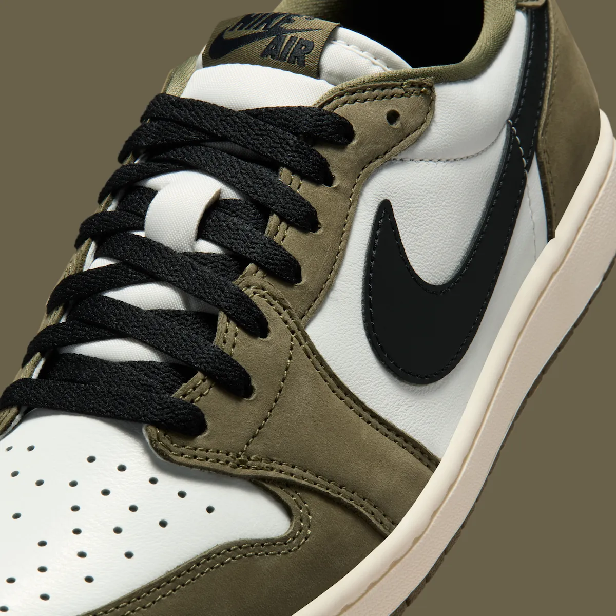 Nike Air Jordan 1 Low OG Medium Olive Summit White（ナイキ エアジョーダン1 ロー OG ミディアムオリーブ/サミットホワイト）HQ6998-200