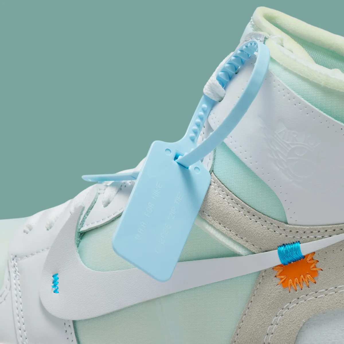 Virgil Abloh Archive（V.A.A.）× Nike Air Jordan 1 High OG "Alaska"（ヴァージル・アブロー・アーカイブ × ナイキ エアジョーダン1 ハイ OG アラスカ ）AA3834-100