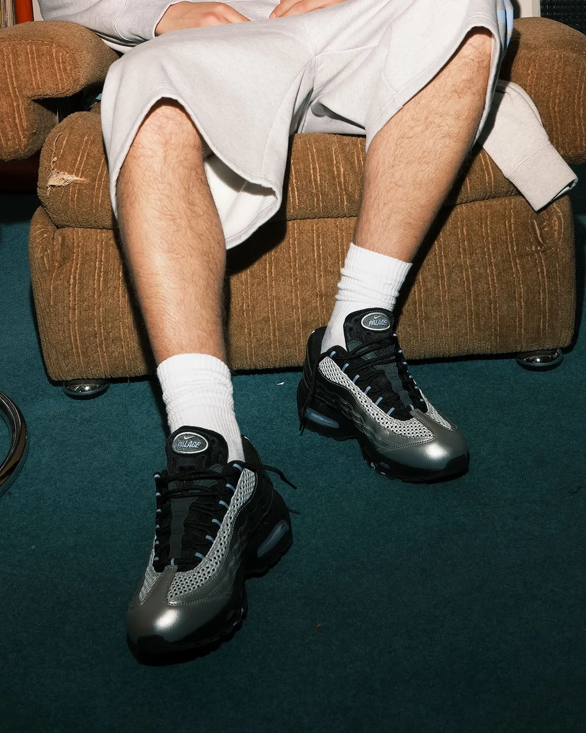 Palace Skateboards × Nike Air Max 95 (パレススケートボード×ナイキ エアマックス95)IQ7708-095の着用画像・着画