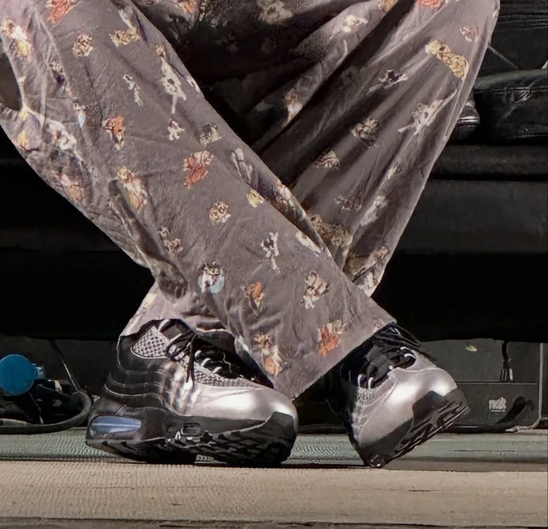 Palace Skateboards × Nike Air Max 95 (パレススケートボード×ナイキ エアマックス95)IQ7708-095の着用画像・着画