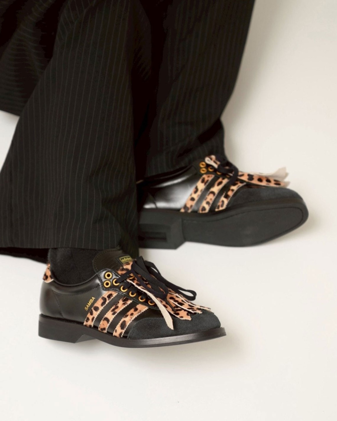 adidas Samba Bowling "Leopard" Core Black / Supplier Colour / Gold Metallic（アディダス サンバ ボウリング ”レオパード” コアブラック/サプライヤーカラー/ゴールドメタリック）KK2824