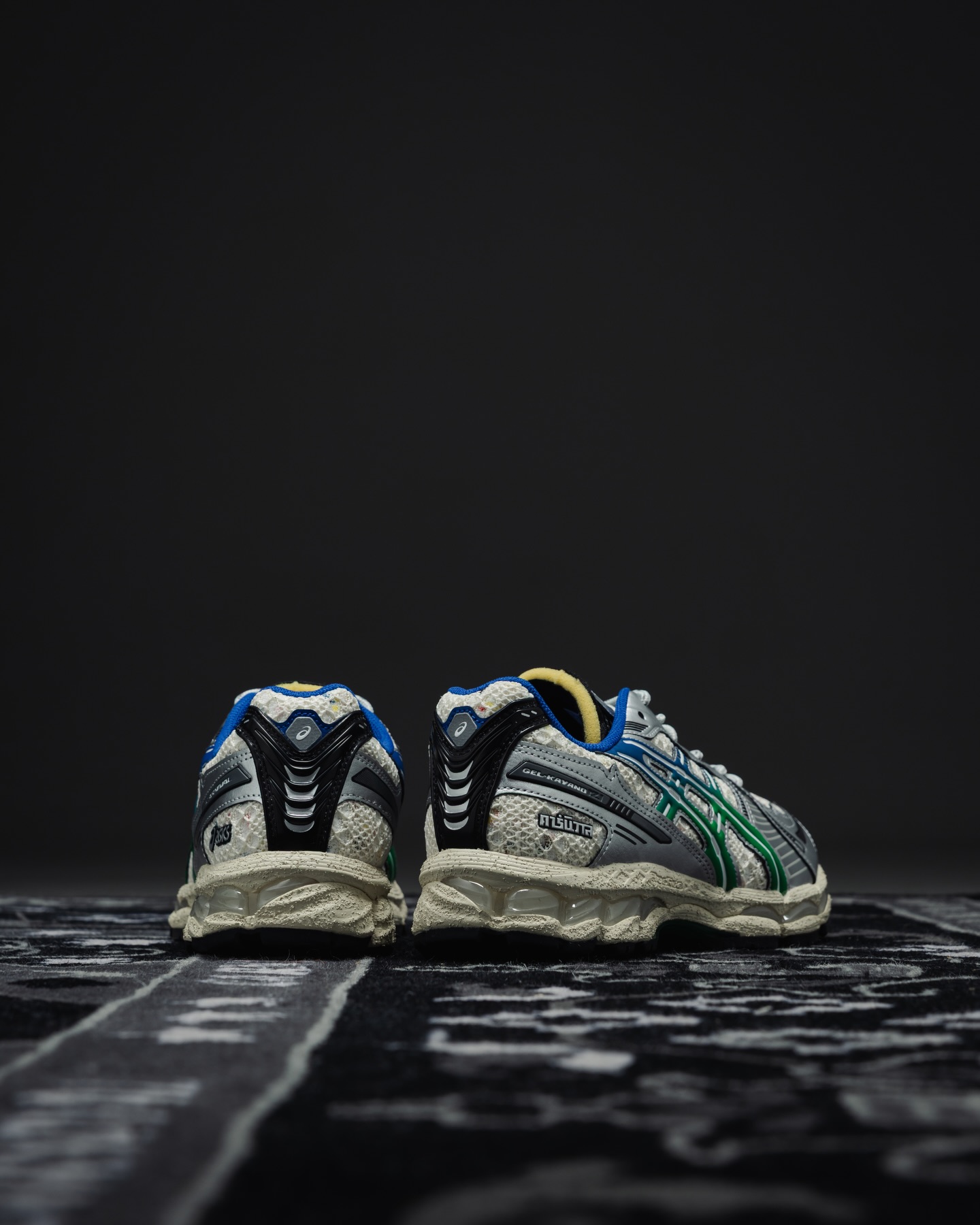 Carnival × ASICS GEL-Kayano 12.1 "Phra Nakhon"(カーニバル×アシックス ゲルカヤノ 12.1 ”プラナコーン”)1203A916-100