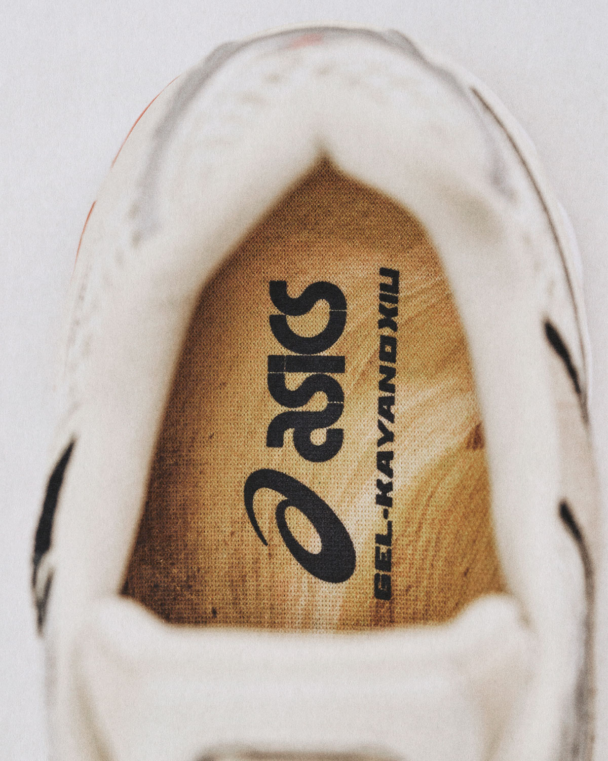 Lapstone & Hammer × ASICS GEL-KAYANO 12.1 "THE SPARK"（ラップストーン & ハンマー x アシックス ゲルカヤノ 12.1 ザ・スパーク）1203B103-100