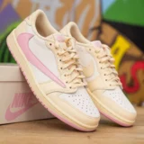 Travis Scott × Air Jordan 1 Low OG “Muslin/Shy Pink” 5/22発売の抽選･価格･ディテールまとめ！IQ7604-100