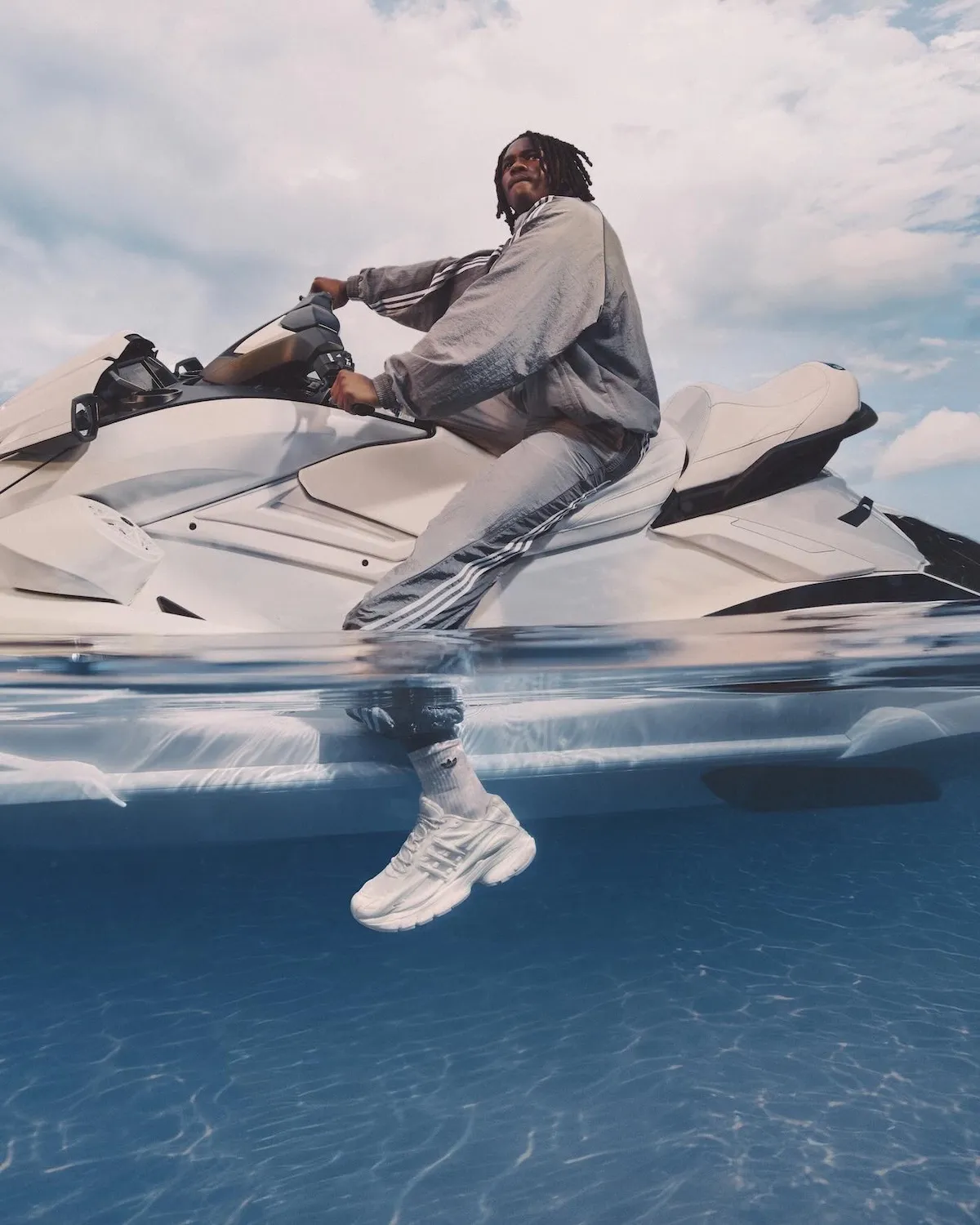 Pharrell Williams × adidas PW ADISTAR JELLYFISH Triple White(ファルコン × アディスター ジェリーフィッシュ トリプルホワイト)KH6730