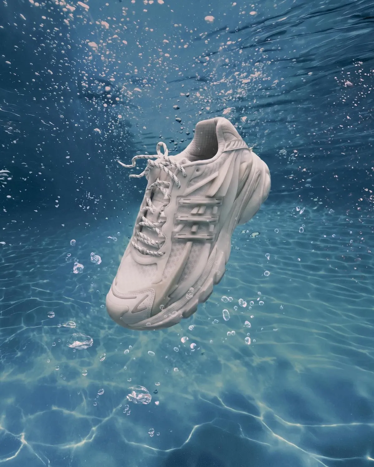 Pharrell Williams × adidas PW ADISTAR JELLYFISH Triple White(ファルコン × アディスター ジェリーフィッシュ トリプルホワイト)KH6730