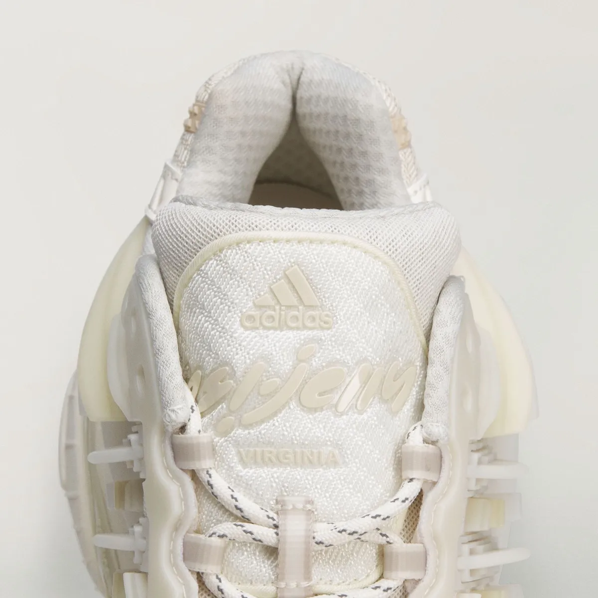 Pharrell Williams × adidas PW ADISTAR JELLYFISH Triple White(ファルコン × アディスター ジェリーフィッシュ トリプルホワイト)KH6730